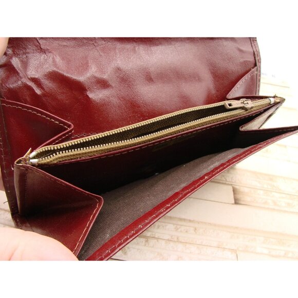 Egyptian Pharoah Embossed Iridescent Bi-Fold Wallet Made in Egypt Vegan Leather - Picture 9 of 13